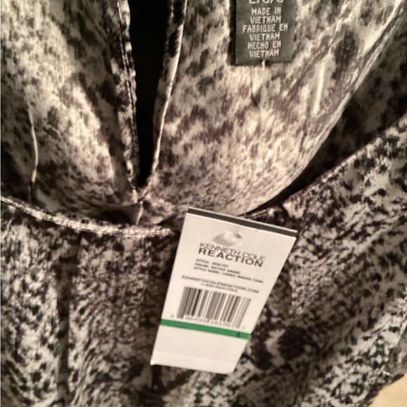 Kenneth Cole Reaction Large sleeveless animal print top black and white NWT - Picture 2 of 4